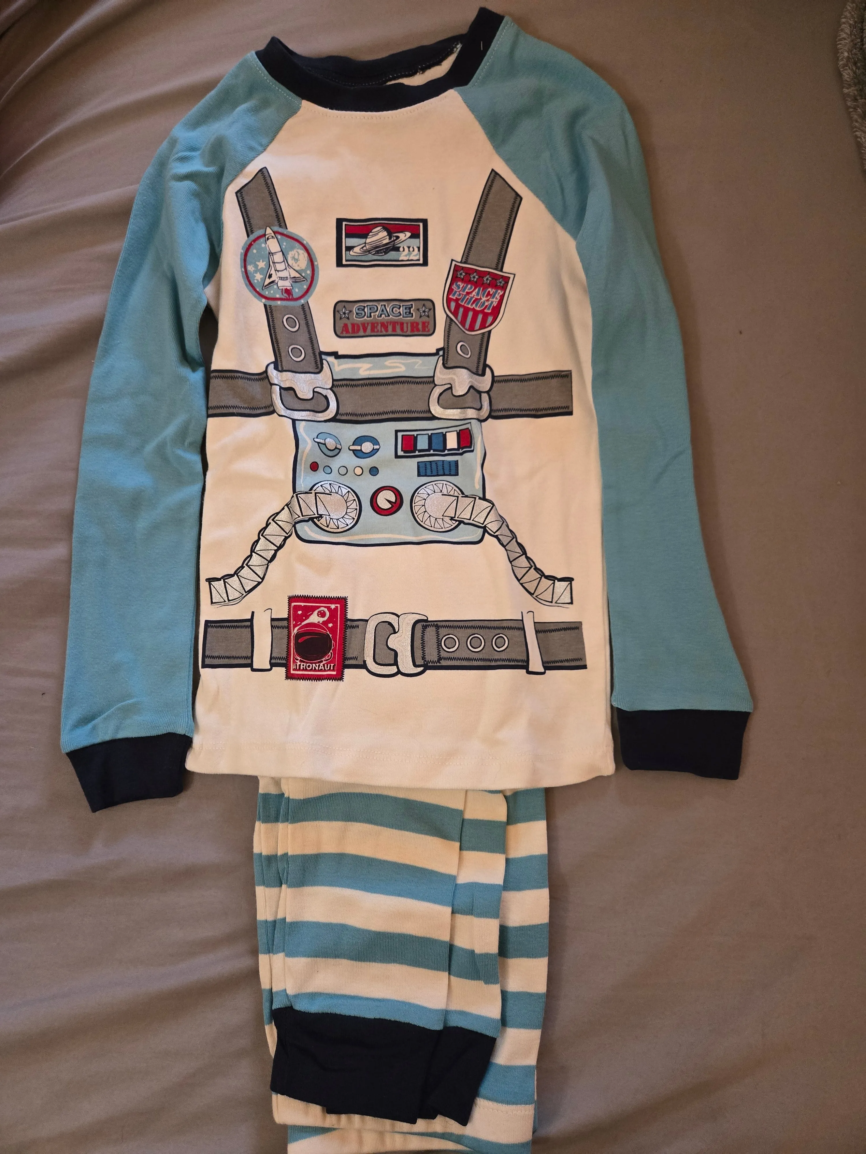 Astronaut pajamas  - size Kids Clothing:     6 & 6X