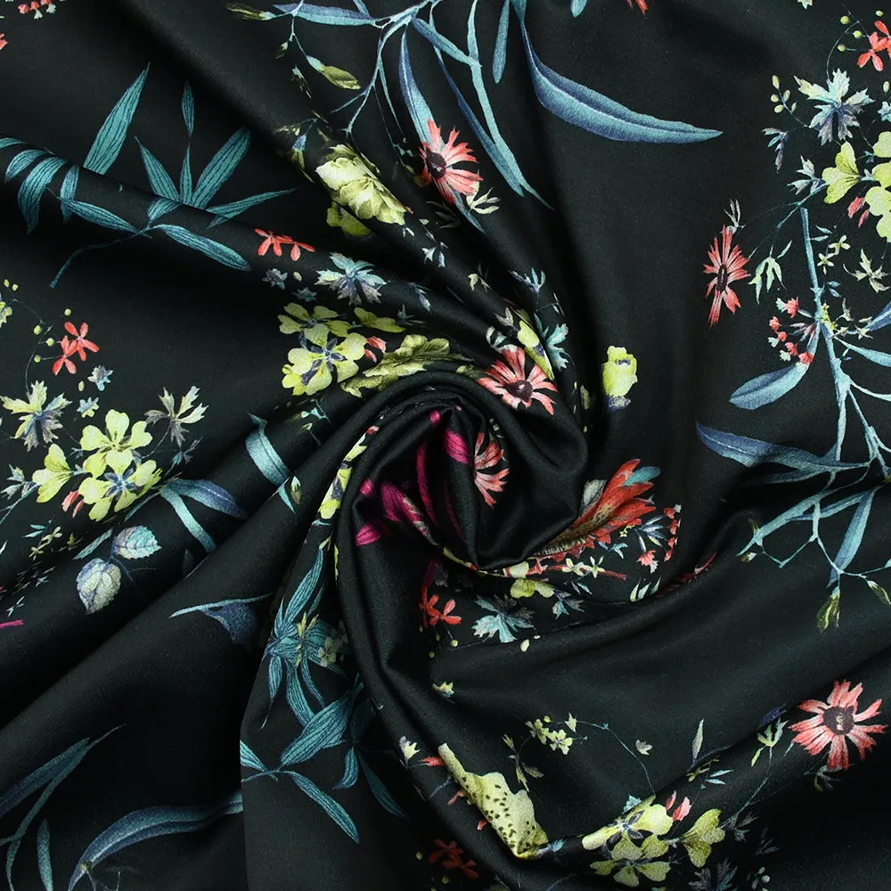 Crêpe satin polyester imprimé fleurs dans la nuit