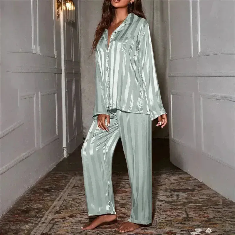 Emma - Elegantes und seidiges Pyjama-Set