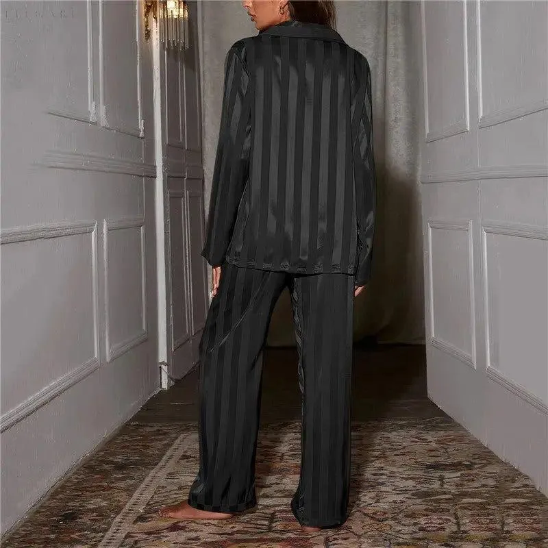 Emma - Elegantes und seidiges Pyjama-Set
