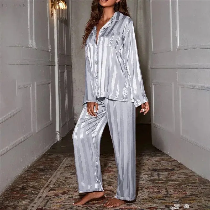 Emma - Elegantes und seidiges Pyjama-Set
