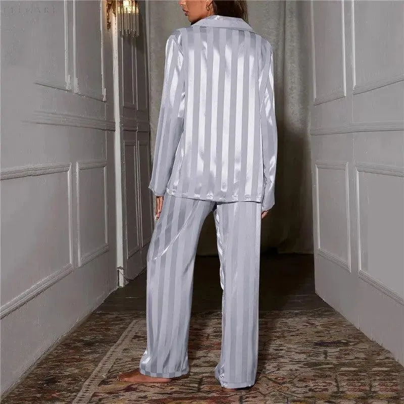 Emma - Elegantes und seidiges Pyjama-Set