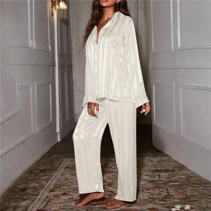 Emma - Elegantes und seidiges Pyjama-Set