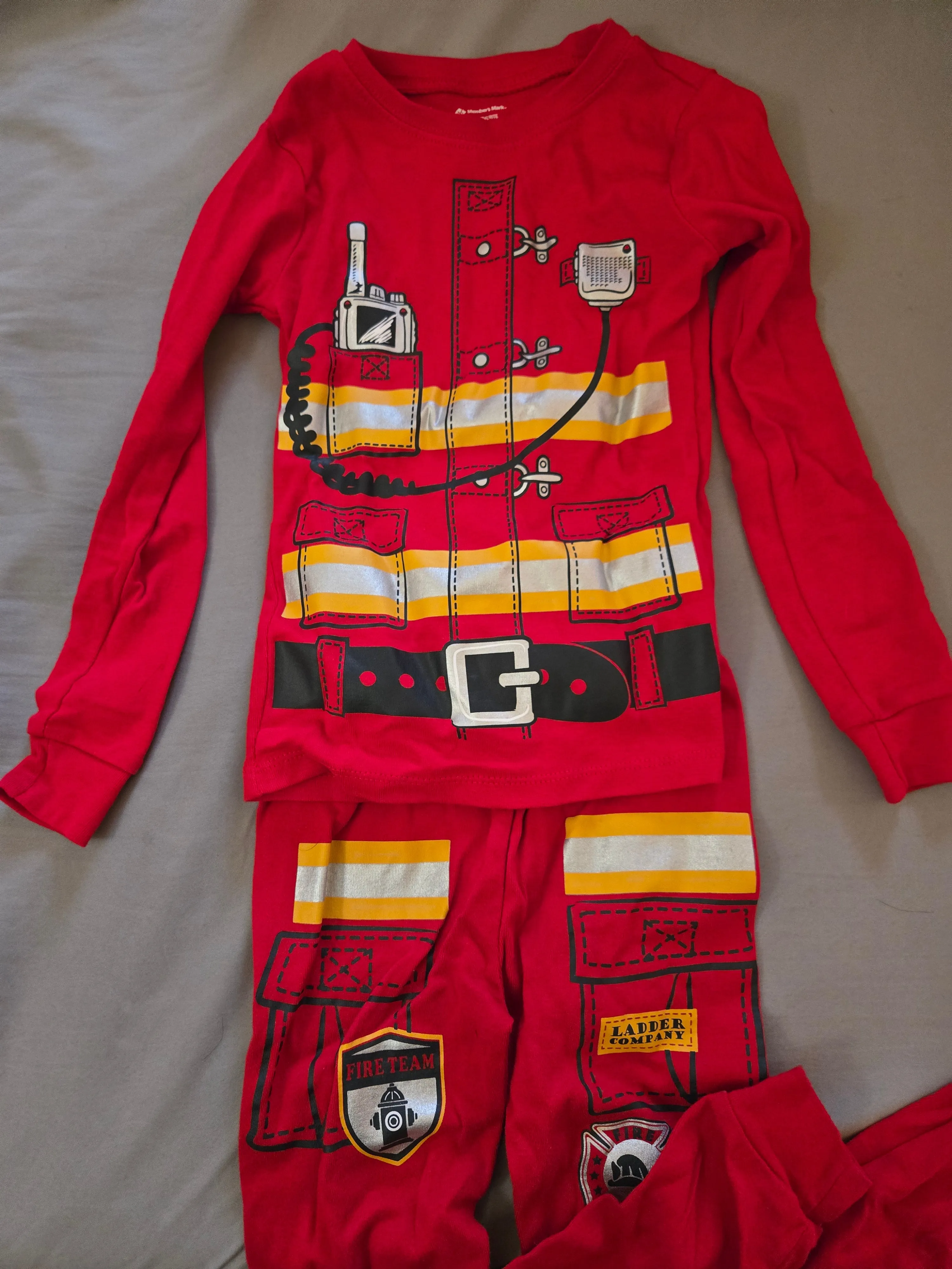 Firefighter pajamas  - size Kids Clothing:     6 & 6X