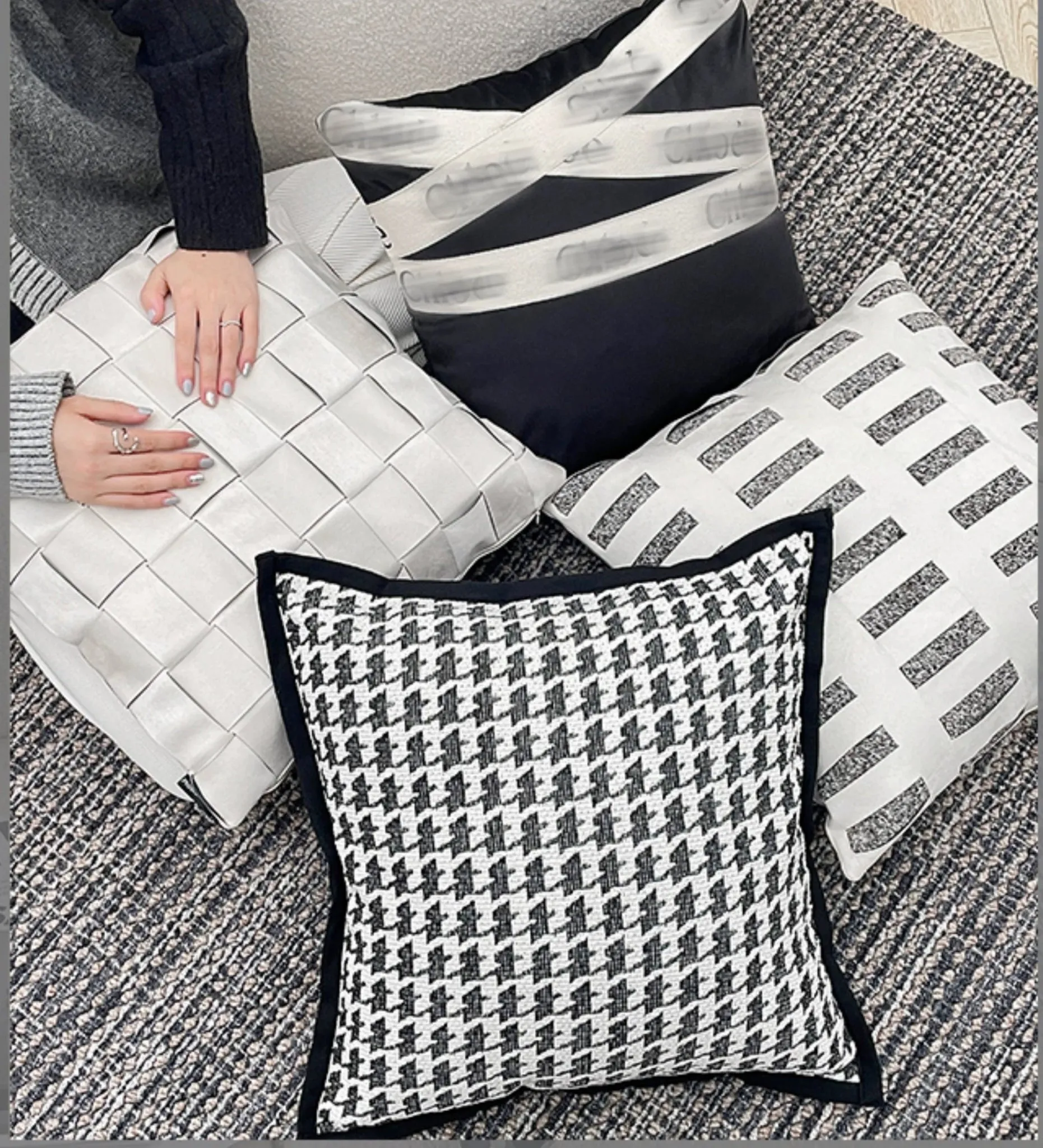 Houndstooth Hand-Woven Cotton & Linen Throw Pillow Cover