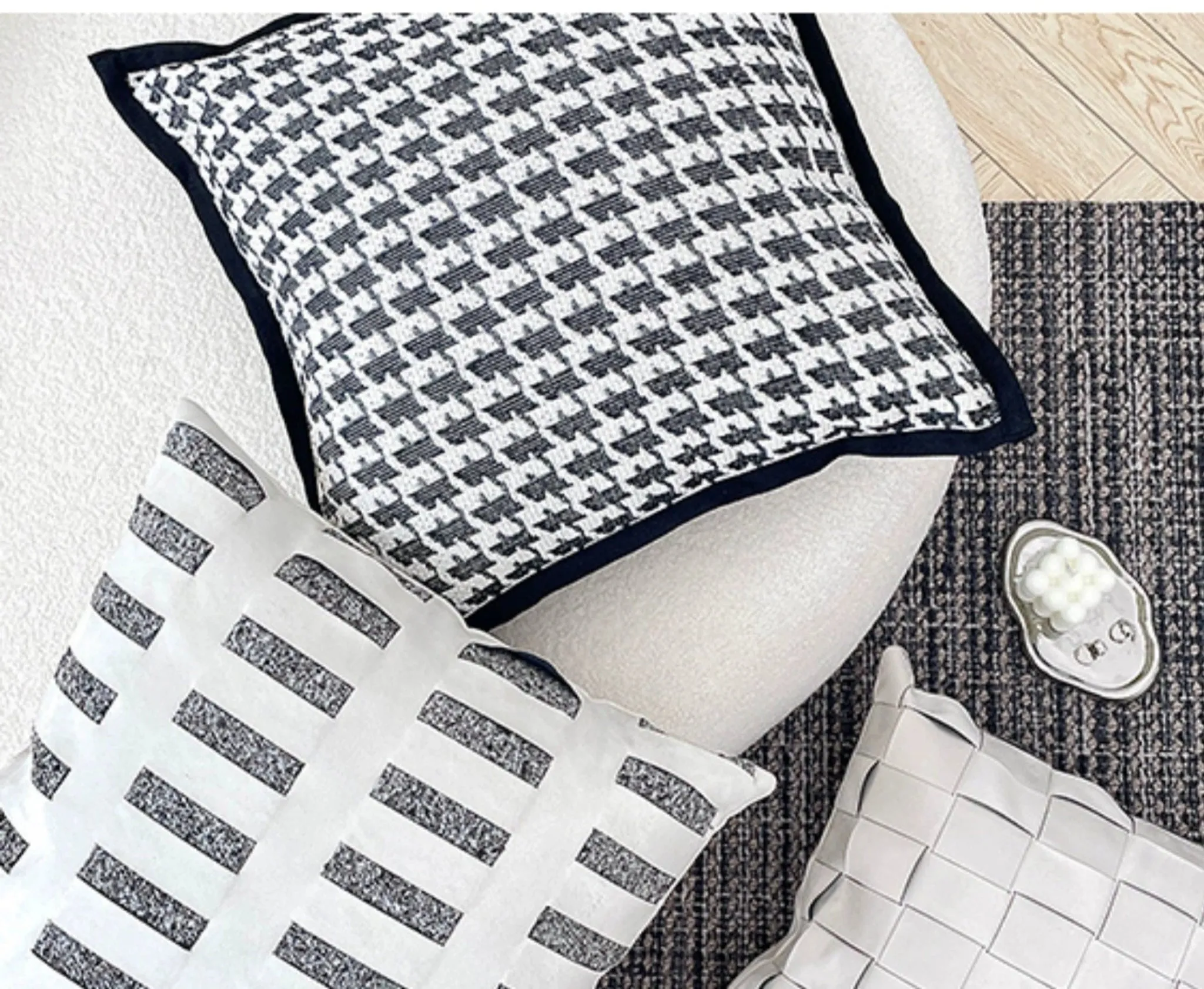 Houndstooth Hand-Woven Cotton & Linen Throw Pillow Cover