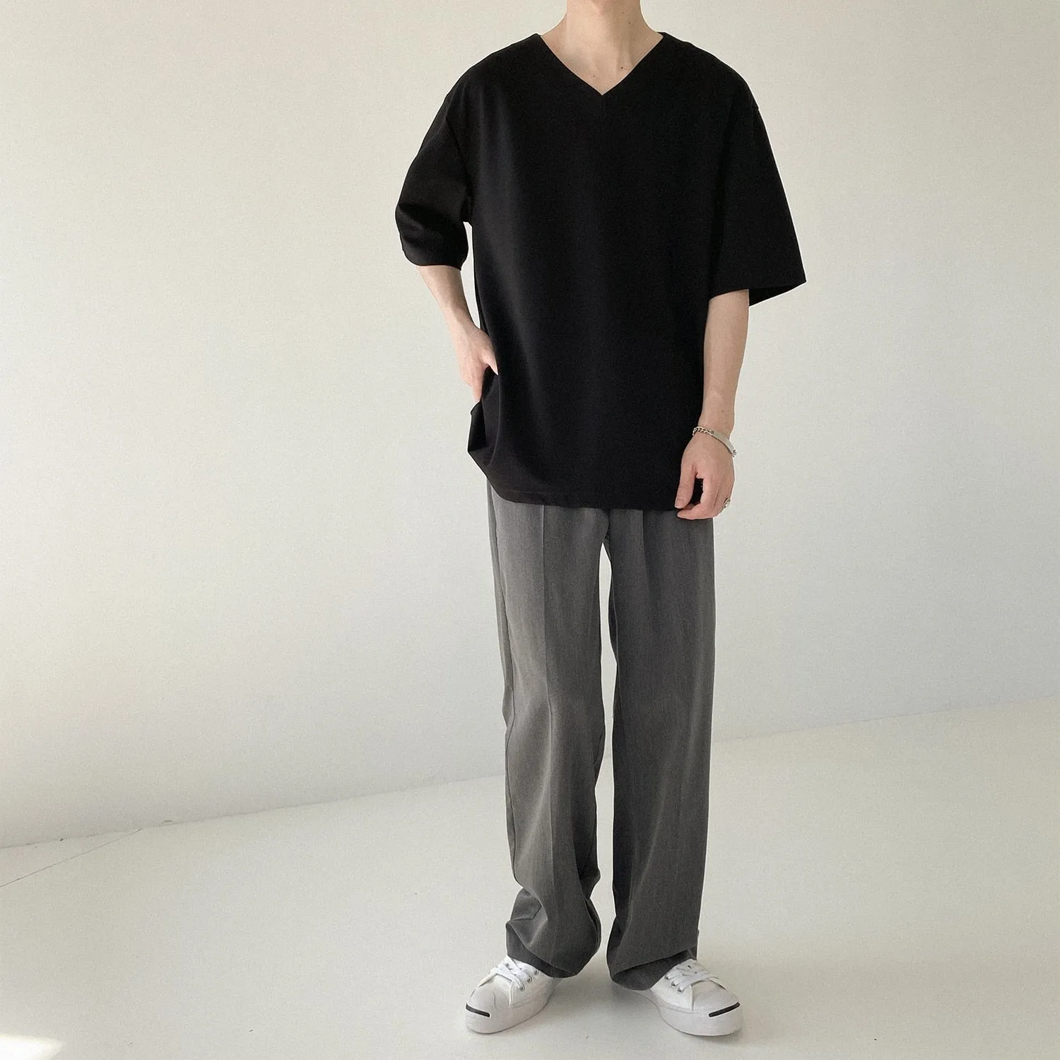 [Korean Style] 2 Colors Oversize Solid V-neck T-shirts