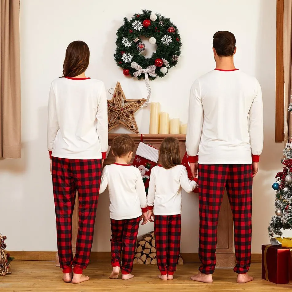 Merry Christmas Plaid Car Carrying Christmas Tree Family Matching Pajamas Set