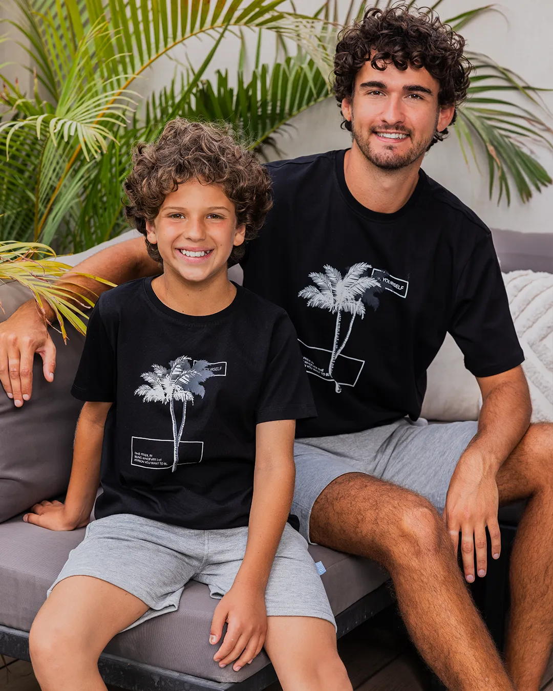 Palm tree تيشرت أولادي نص كم