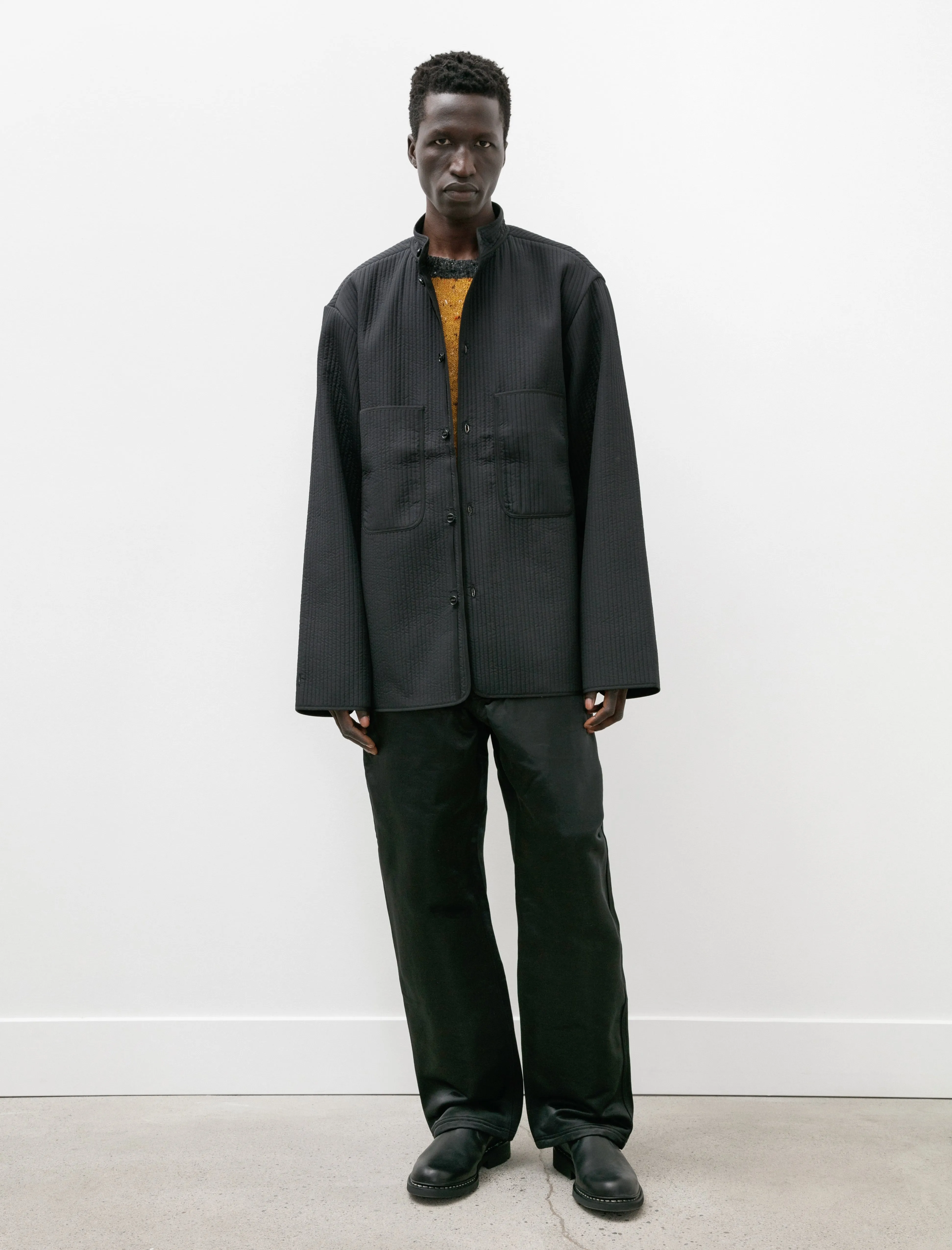 R17 Outer-4 Black Nubi