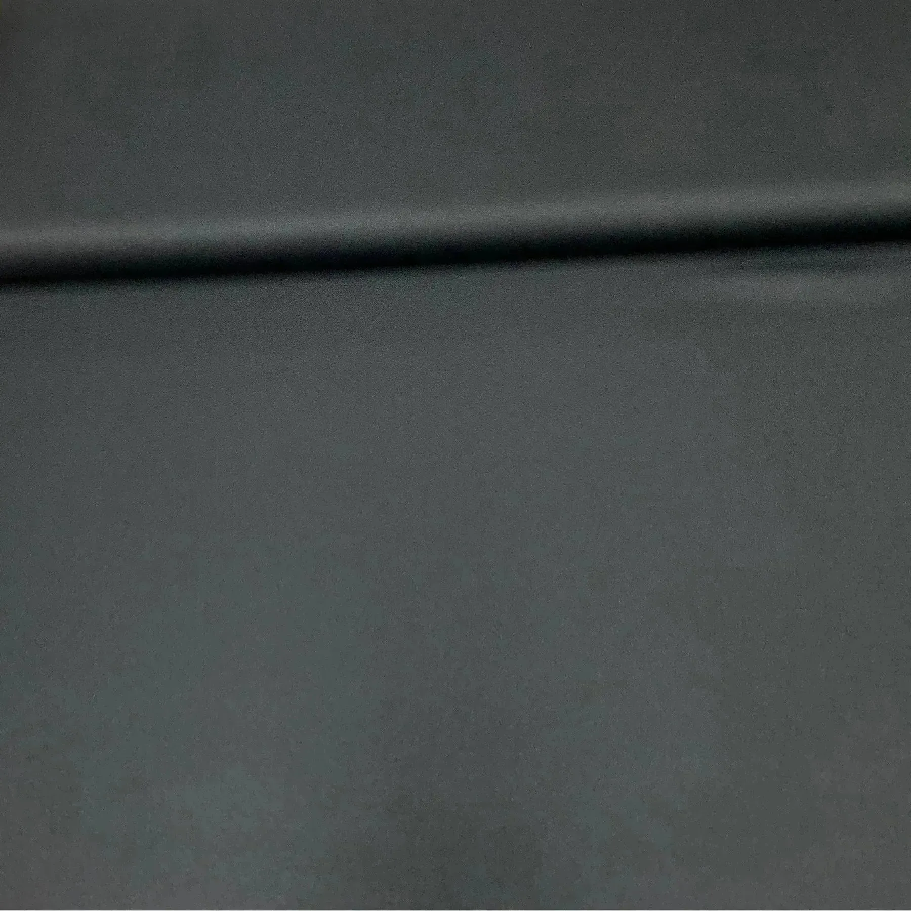 Tissu satin noir