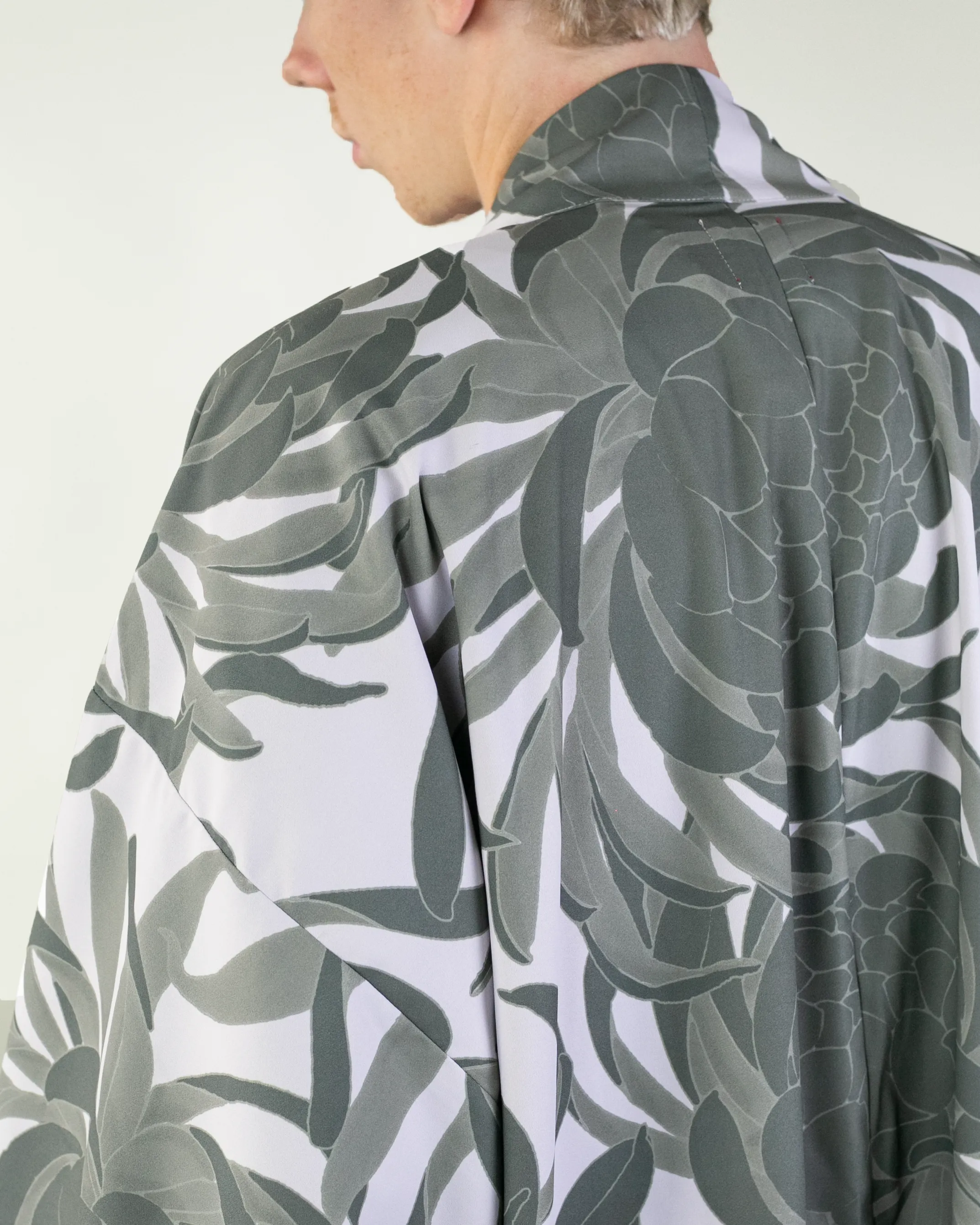 Wa-Modern Haori Robe, Grey Flower Pattern