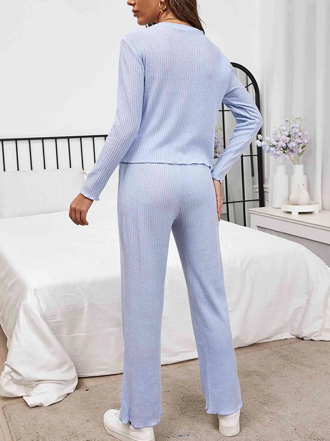 Women's Long Sleeve Top and Drawstring Pants Lounge Set