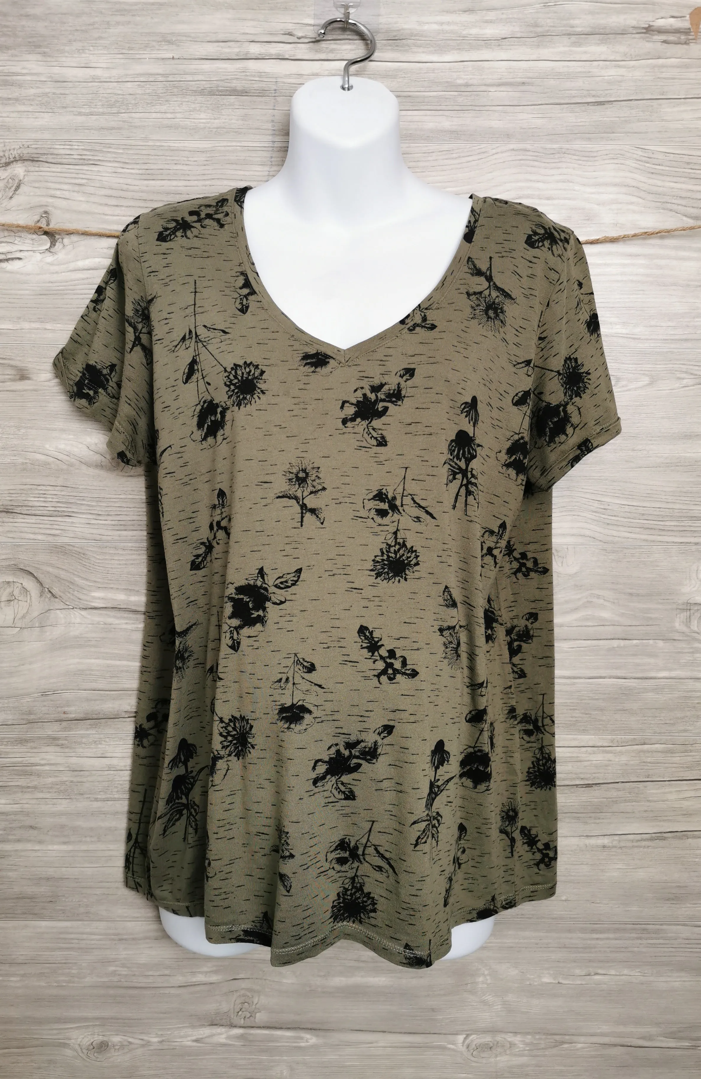 WOMENS PLUS SIZE XXL - THYME MATERNITY, Soft Graphic T-shirt VGUC B1