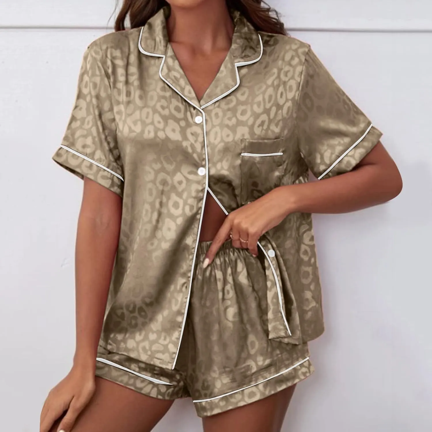 Womens Silk Satin Pajamas Set Leopard Printed Two-piece Pj Sets Cheetah Sleepwear Loungewear Button-Down Pj Sets