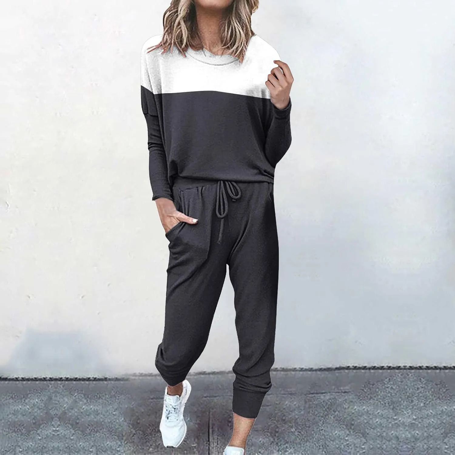 Womens Sweatsuits 2 Piece Set Sleeve Crewneck Pullover Tops and Long Pants Tracksuit Sweatsuits with Sweatpants